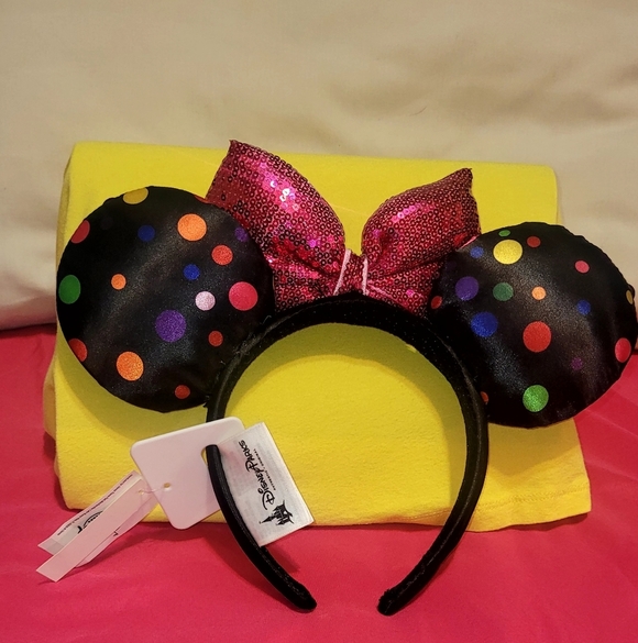 Disneys Minnie Mouse ear headband with a sequined bow and polka dot ears. NWT - Picture 2 of 6